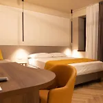 Arianna Longevity Guest house